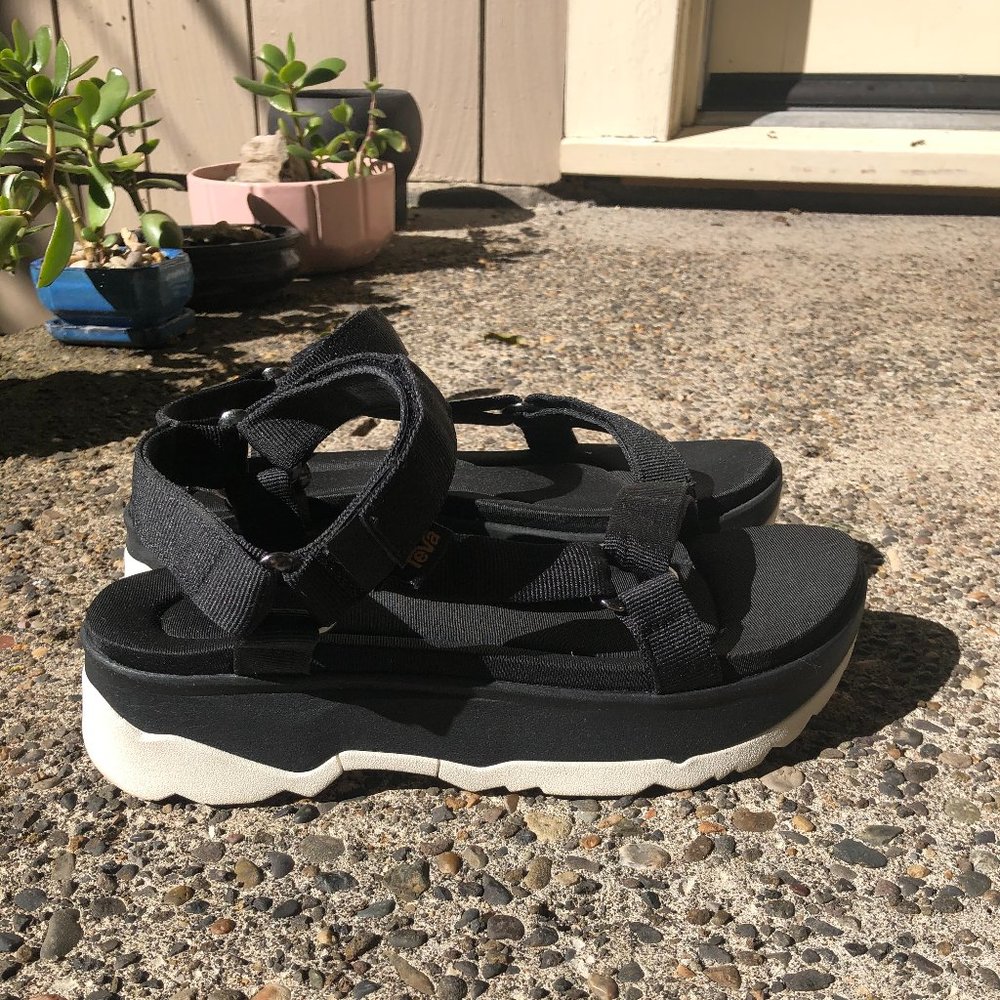 Sz 9 Platform Teva Sandals